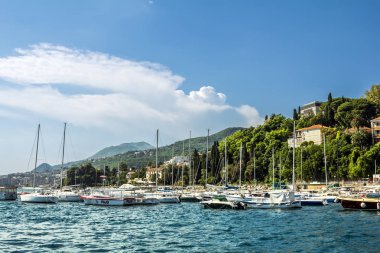 Seaport Yatlar Herceg Novi şehir ile