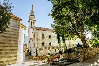 Eski şehir, Budva Karadağ'ın yaz içinde.