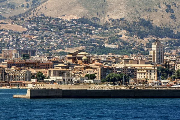 A view of the port and city of Palermo from the sea. Sicily — Stock Photo, Image