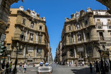 Piazza Quattro aski Palermo'da bir görüntü. Sicilya
