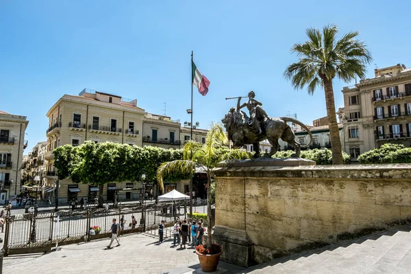 Utsikt över det Piazza Verdi och Teatro Massimo i Palermo. S — Stockfoto
