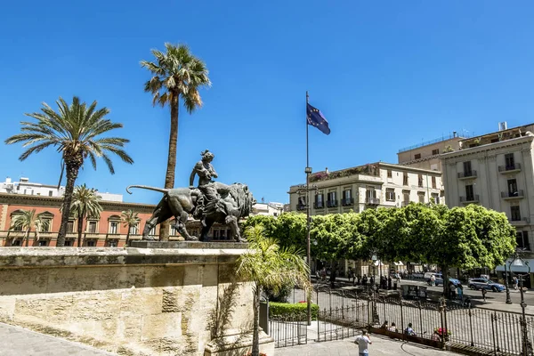 Utsikt över det Piazza Verdi och Teatro Massimo i Palermo. S — Stockfoto