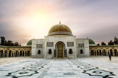 Monastir Habib Bourguiba Türbesi gün batımında