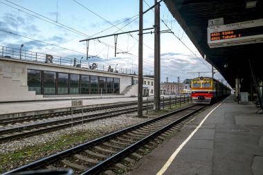 Tren İstasyonu, Riga platformlarda görüntülemek.