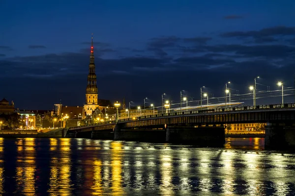 View of the embankment of the river Daugava and the old town in — Stock Photo, Image