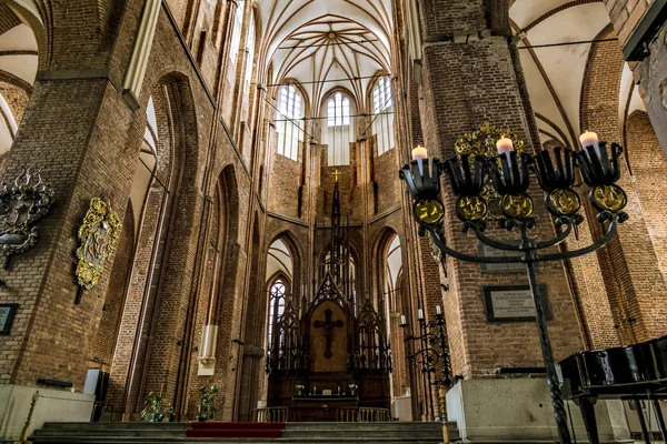 Interiören i St. Peter's Church i Riga . — Stockfoto