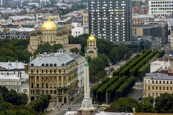 Pohled ortodoxní narození Krista katedrály v Rize fr — Stock fotografie