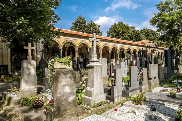 Vista de la antigua necrópolis de Visegrad en Praga . — Foto de Stock