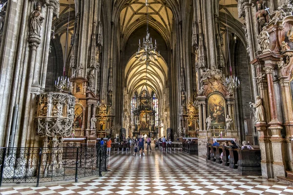 L'interno della Cattedrale di Santo Stefano a Vienna . — Foto Stock