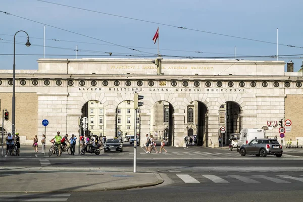 Portaal van Helden in het Hofburg Paleis complex in Wenen. — Stockfoto