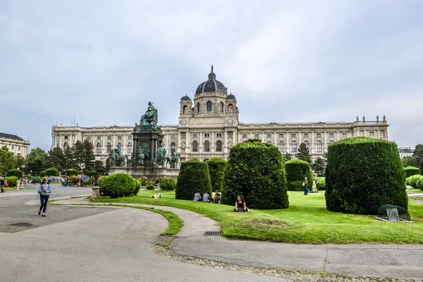 Muzeum Historii Sztuki i Plac Marii Teresy w Wiedniu. — Zdjęcie stockowe