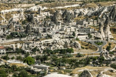 Goreme.Türkiye. 26 Mayıs 2013.Kapadokya 'daki Goreme mağara şehri manzarası.