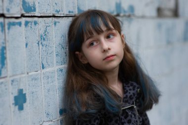 Dokuz yaşındaki bir kızın portresi. 8 ya da 9 yaşındaki bir kızın bir dizi fotoğrafı.