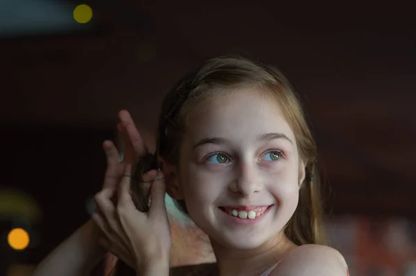 Porträtt av ett 9-årigt kvinnligt barn. Porträtt av ett barn — Stockfoto
