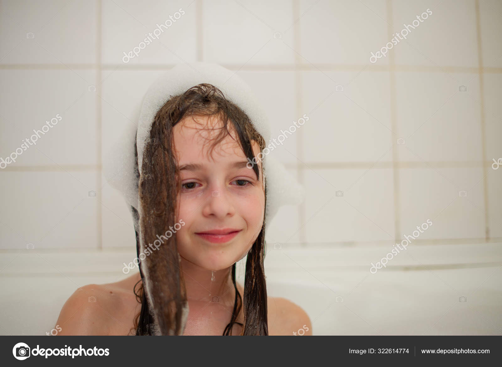 洗浴的美女图片素材-编号24019018-图行天下