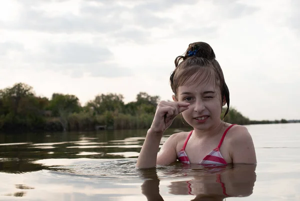 Pleasure Beautiful Little Girl Swim Blue Water Lean Out Water — Stock Photo, Image