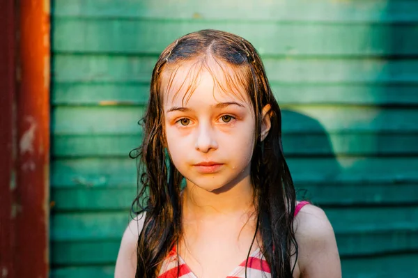 Dívka Plavkách Létě Západ Slunce Teenager Let Let Bazén Lese — Stock fotografie