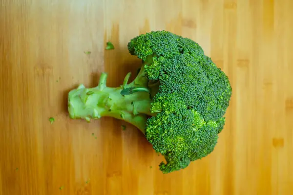 Closeup Broccoli Broccoli Wooden Board Fresh Broccoli Cutting Board Healthy — Stock Photo, Image