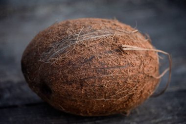 Hindistan cevizi. Hindistan cevizi palmiyesi yaşam ağacı olarak kabul edilir ve her yerinde kullanılır. Ağacın meyveleri sadece yemek pişirmek için değil aynı zamanda tıbbi amaçlar için de kullanılır..