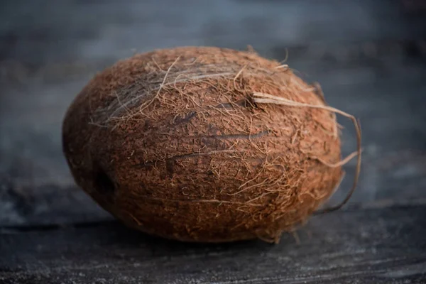 Hindistan cevizi. Hindistan cevizi palmiyesi yaşam ağacı olarak kabul edilir ve her yerinde kullanılır. Ağacın meyveleri sadece yemek pişirmek için değil aynı zamanda tıbbi amaçlar için de kullanılır..