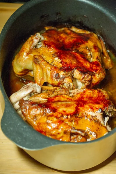 Pollo Asado Apetitoso Pavo Asado Patatas Horno Carne Fresca Cocina — Foto de Stock