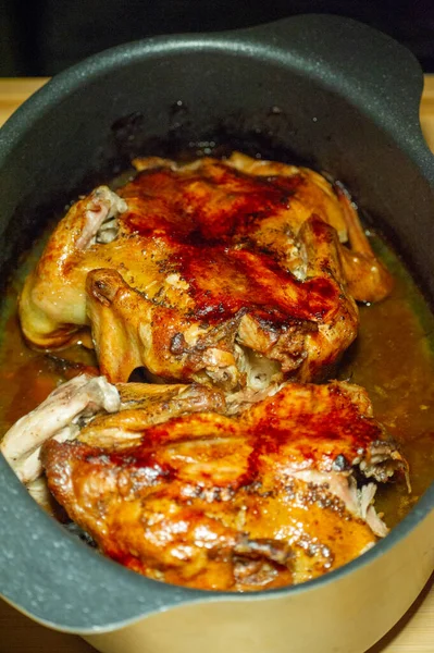Pollo Asado Apetitoso Pavo Asado Patatas Horno Carne Fresca Cocina — Foto de Stock