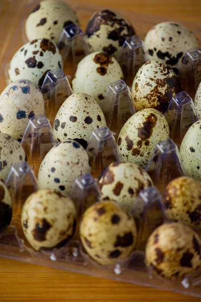 Ovos Codorna Uma Tábua Madeira Ovos Codorniz Nutrição Saudável Fotografia — Fotografia de Stock