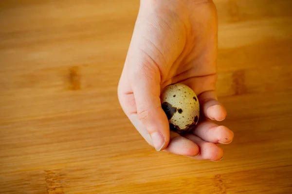 Перепелиные Яйца Деревянной Доске Перепелиные Яйца Здоровое Питание Фотографии Еды — стоковое фото