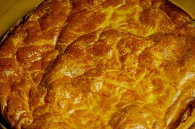 Lahana turtası. Lahanalı Charlotte Pie. Yemek fotoğrafçılığı. Ev yemeği, vejetaryenlik.