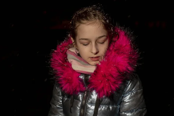 Retrato Uma Linda Menina Nove Anos Menina Anos Uma Jaqueta — Fotografia de Stock
