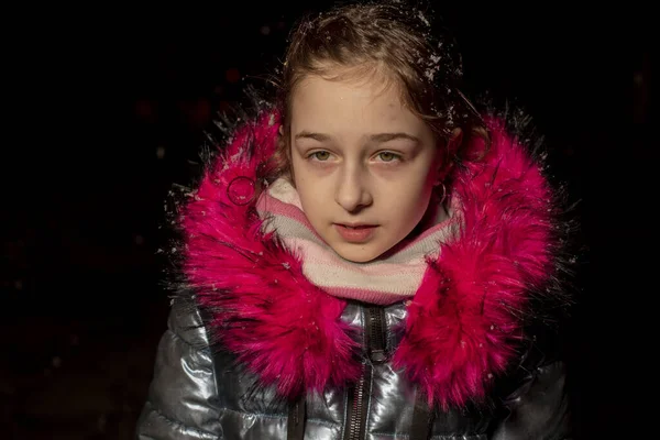 Retrato Una Hermosa Niña Nueve Años Niña Años Con Chaqueta — Foto de Stock