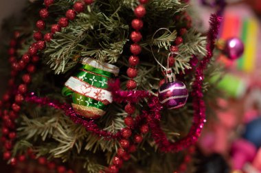 Noel ağacı arkaplanı. Güzel dekore edilmiş Noel odası. Tatil kavramı.