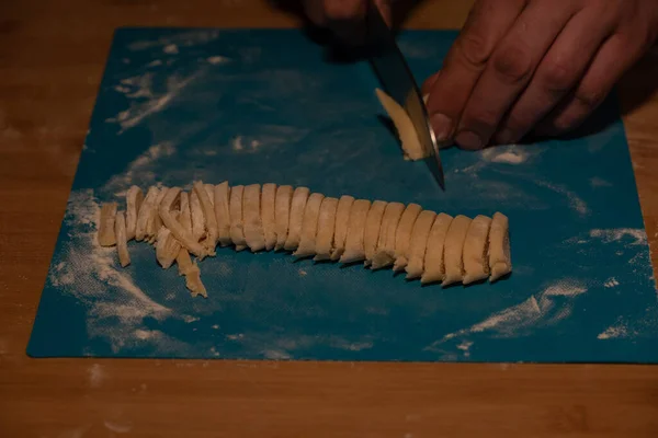 Rauwe Gele Italiaanse Pasta Eieren Zelfgemaakte Noedels Kookproces Zelfgemaakte Noedels — Stockfoto