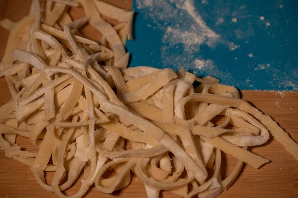 Pasta Italiana Amarilla Cruda Huevo Fideos Caseros Proceso Cocción Proceso —  Fotos de Stock