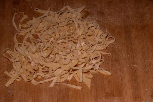 Gul Italiensk Pasta Ägg Hemlagad Nudlar Matlagning Process Hemlagad Nudelprocess — Stockfoto