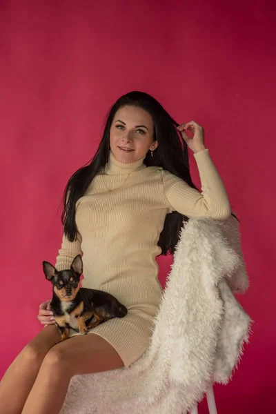 Γυναίκα Και Σκύλος Πορτραίτο Κοριτσιού Άνθρωπος Και Ζώο Μελαχρινή Και — Φωτογραφία Αρχείου