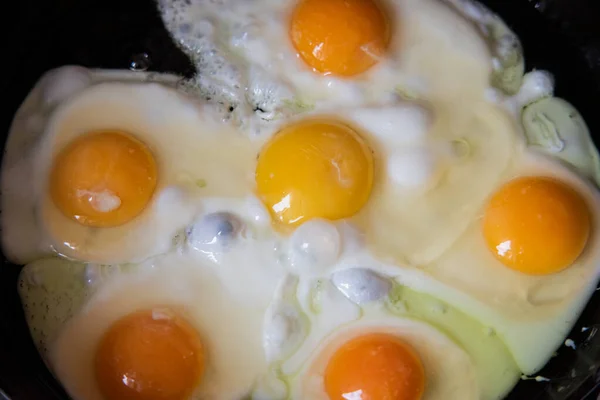 Curso Preparación Del Desayuno Con Huevos Frescos Huevo Frito Macro —  Fotos de Stock
