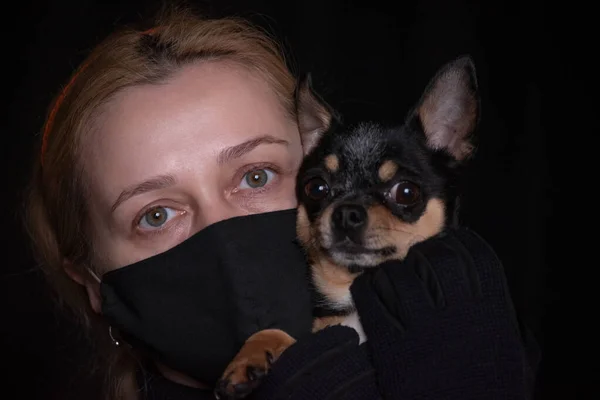 Kvinna Skyddsmask Ung Kvinna Som Bär Hemgjord Hygienisk Ansiktsmask För — Stockfoto