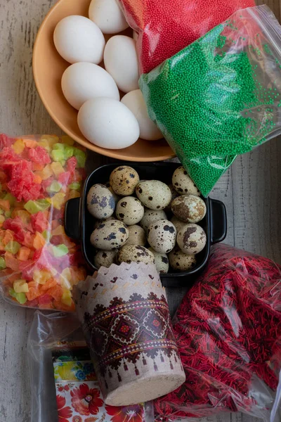 Persiapan Untuk Mewarnai Telur Dan Memanggang Tepung Konsep Liburan Persiapan — Stok Foto
