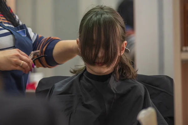 Hair Salon Concept Girl Bang Bang Beauty Salon Child Barber — Stock Photo, Image