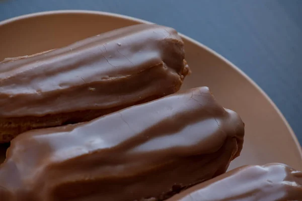 Custard Kager Med Fløde Custard Kager Hældes Toppen Med Brun - Stock-foto