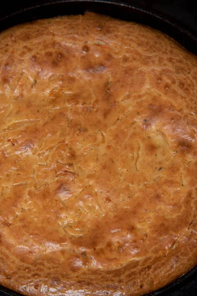 Frische Heiße Russische Pasteten Mit Kohl Und Karotten Eine Torte — Stockfoto