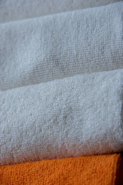 White Towels Beautifully Matched Clean New Towels Table Hotel Cleanliness — Stock Photo, Image