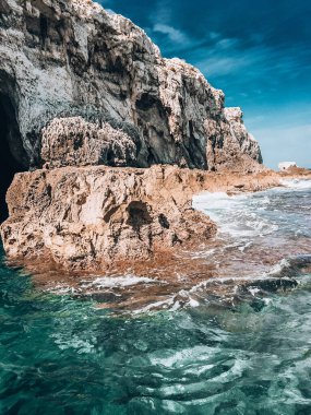 Sicilya kıyılarında deniz manzarası