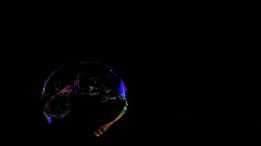 Gece şehirde sabun köpüğü. Sabunlu bir yüzeye yansıyan ışık.