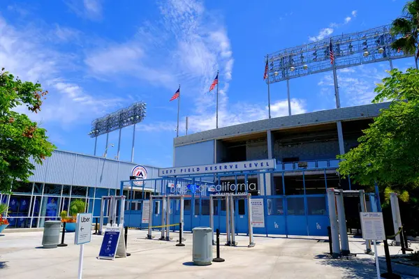 野球スタジアム アメリカ ロサンゼルス 2019年7月 出版物やウェブデザインのためのスポーツ施設 — ストック写真