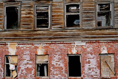 Yangından sonra konut binası