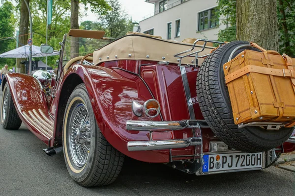 Welfenallee Berlin Germany June 2018 Details Red Jaguar Oldtimer Vintage — Zdjęcie stockowe