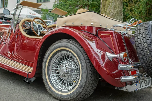 Welfenallee Berlin Germany June 2018 Details Red Jaguar Oldtimer Vintage — Zdjęcie stockowe