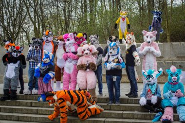 Volkspark Friedrichshain, Berlin, Almanya - 14 Nisan 2018: Berlin 'deki Volkspark Friedrichshain' de Avrupa kürklü yürüyüşü